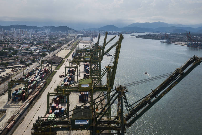 Trabalhadores Do Porto De Santos Podem Decretar Greve Por Conta Do Coronavirus 18 03 Mercado Folha