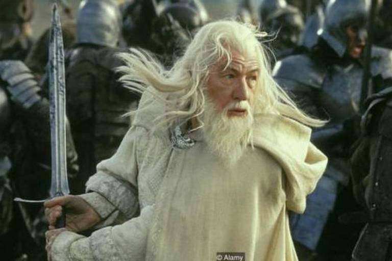Em "O Senhor dos Anéis" as espadas também aparecem aos montes, como a Glamdring, de Gandalf