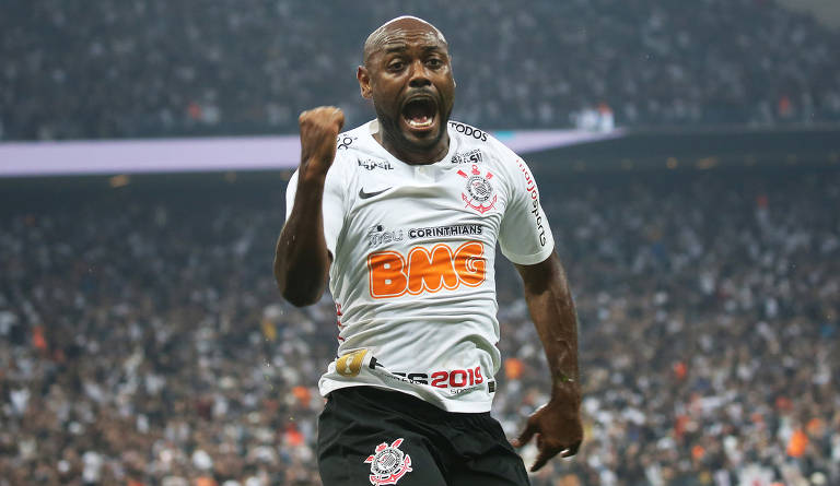 Vagner Love comemora o gol da vitória do Corinthians sobre o São Paulo na final do Campeonato Paulista 2019