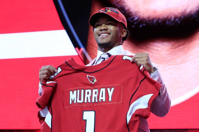 Kyler Murray faz história como primeira escolha no draft da NFL