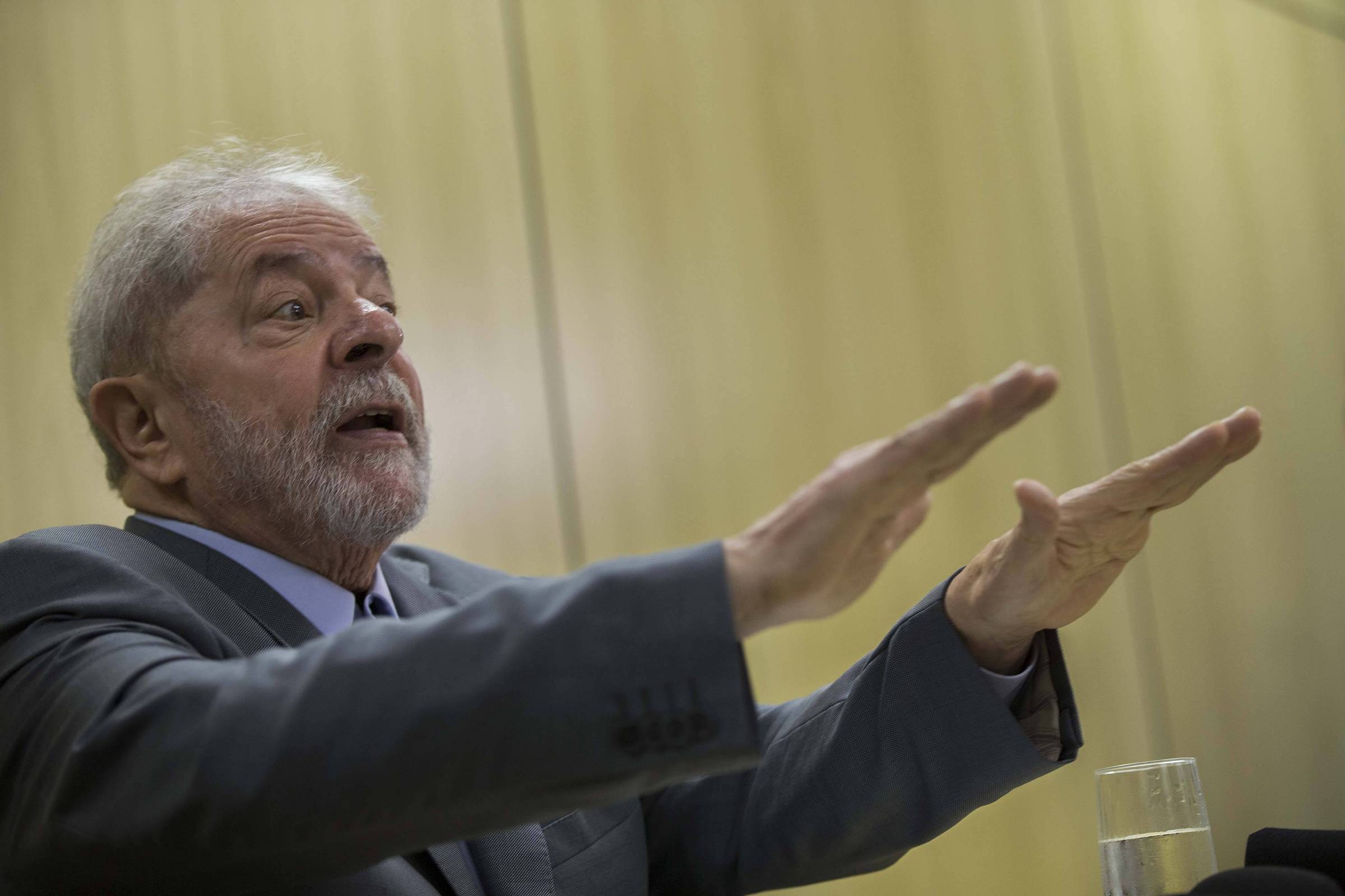 Brasil é governado por um bando de maluco, diz Lula em entrevista na prisão