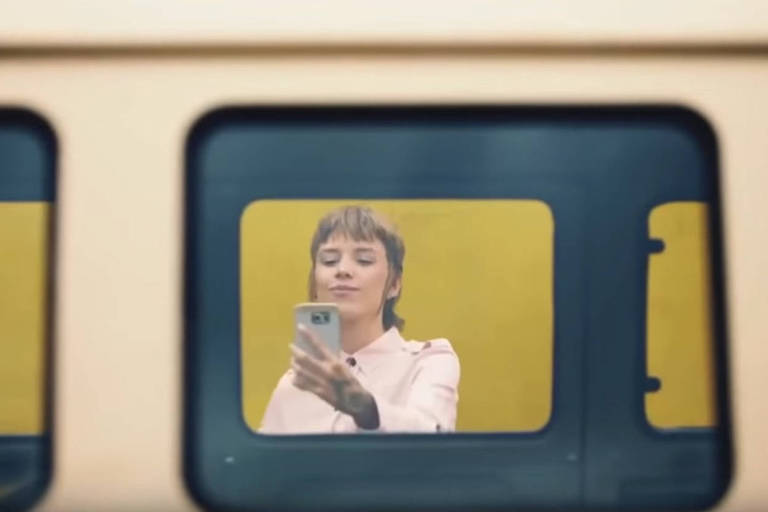 Cena de comercial do Banco do Brasil, que foi tirada do ar