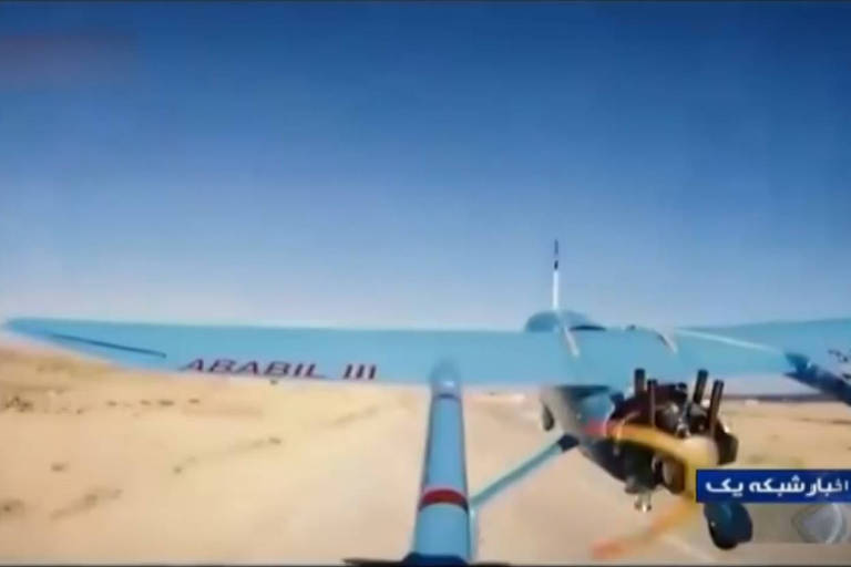Imagem do vídeo mostra drone azul claro