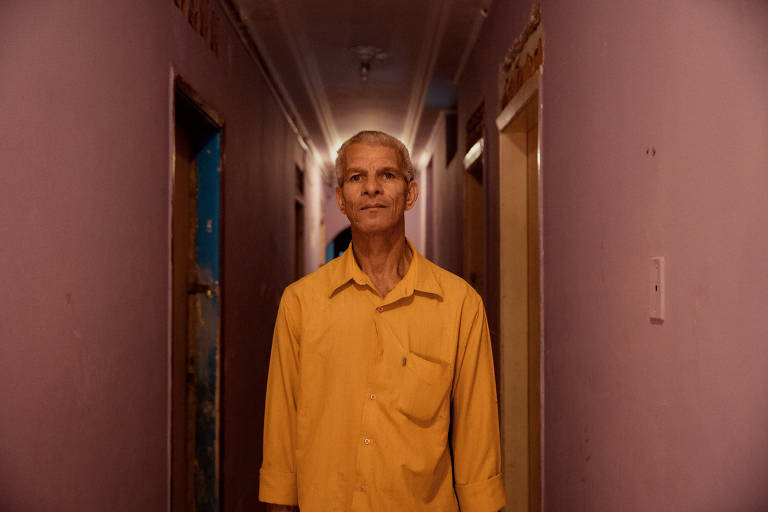 Almir da Paixão Cardoso, 56, porteiro da ocupação MSTC, localizada em frente ao prédio que desabou no Largo do Paissandu há 1 ano