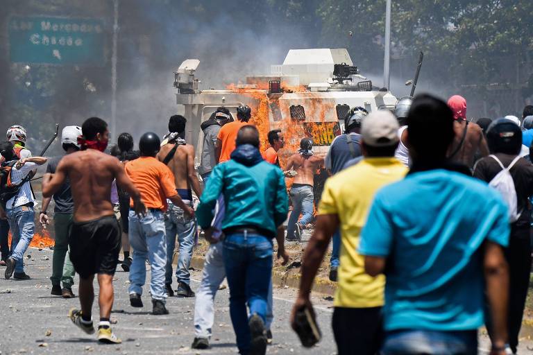 Guaidó tenta derrubar ditadura de Maduro