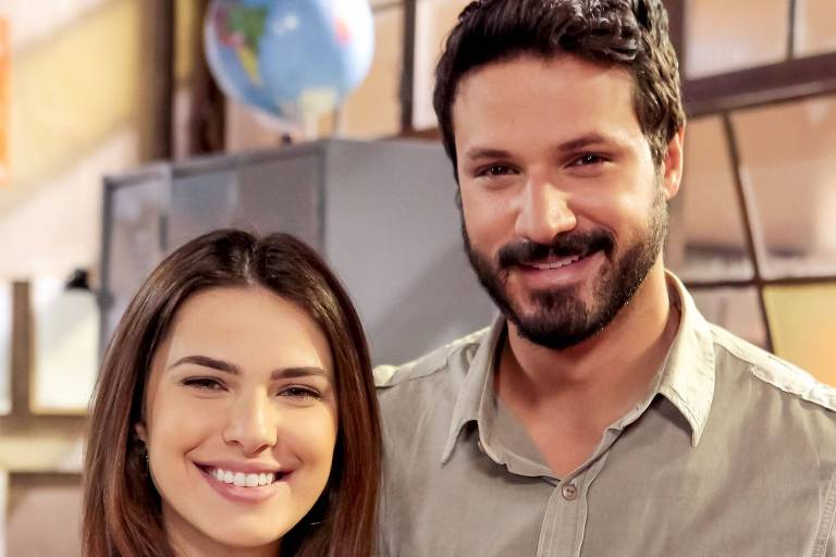 Luísa e Marcelo namoram em segredo em "As Aventuras de Poliana"