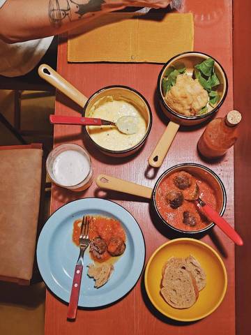 Alguns dos pratos servidos no Mescla, novo restaurante do chef Checho Gonzales