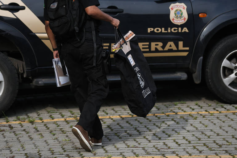 Agentes durante fase da Lava Jato, em Curitiba; mesmo na Justiça Eleitoral, a Polícia Federal continuará responsável pelas investigações de casos relacionados à corrupção