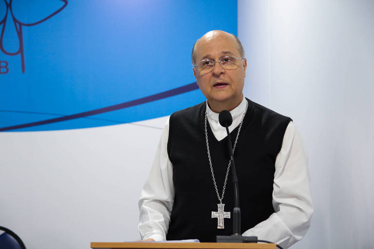 Dom Darci Nicioli, arcebispo de Diamantina (MG), durante o primeiro dia da assembleia da CNBB (Conferência Nacional dos Bispos do Brasil), em Aparecida (SP)