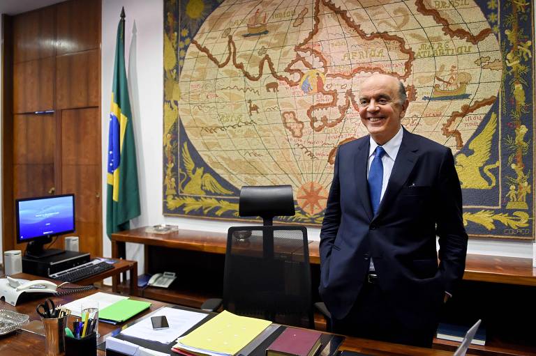 No governo de Michel Temer (MDB), Serra se tornou ministro mais uma vez, desta vez das Relações Exteriores, entre maio de 2016 e fevereiro de 2017, quando pediu demissão alegando motivos de saúde. Foi sucedido por Aloysio Nunes