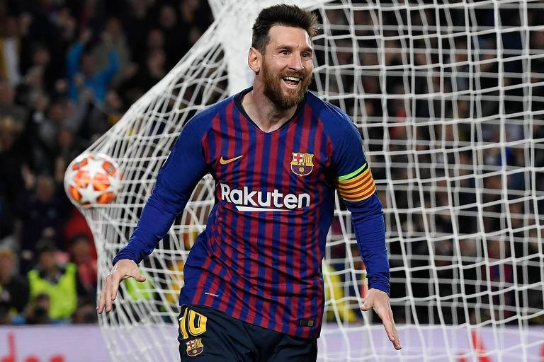 Messi corre para comemorar o seu primeiro gol sobre o Liverpool na partida de ida das semifinais da Liga dos Campeões