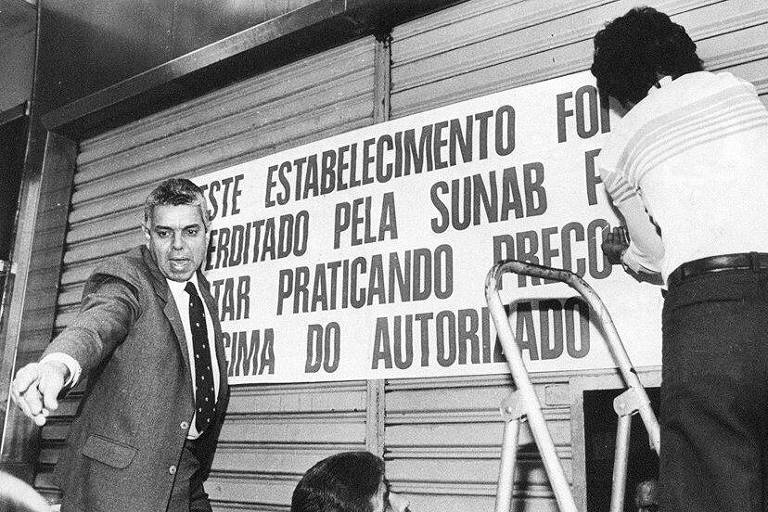 Congelamento de preços foi uma das medidas tomadas por Sarney para tentar combater a inflação; estabelecimentos que descumpriam a regra eram interditados