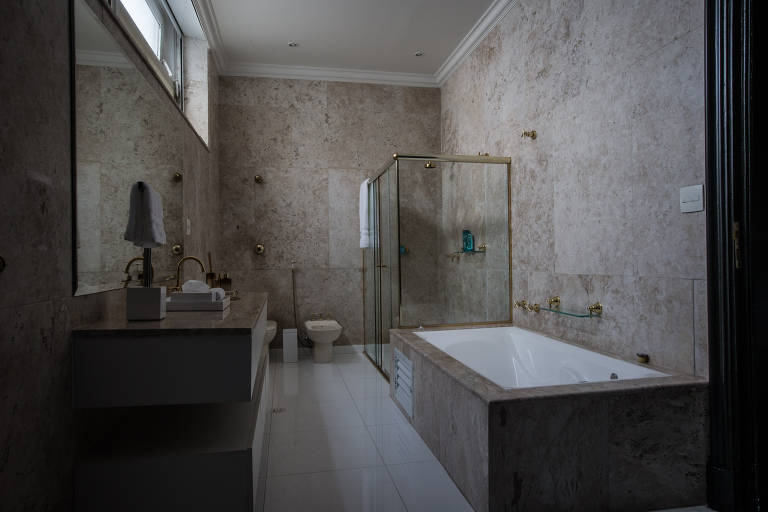 Banheiro da área residencial do Bandeirantes