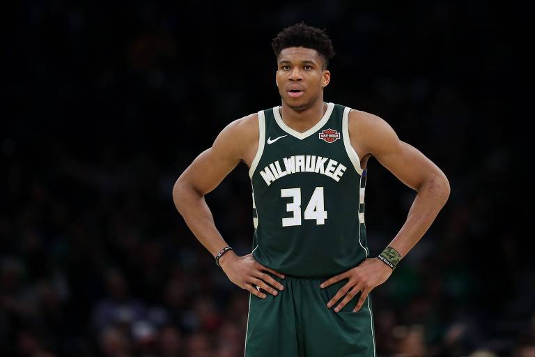 Armador Giannis Antetokounmpo, do Milwaukee Bucks, está de olho em