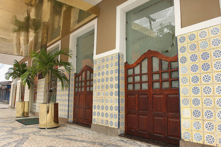 Fachada do restaurante Leite, no Recife