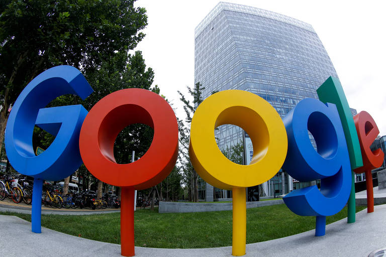 Logo do Google na sede de Pequim, China.