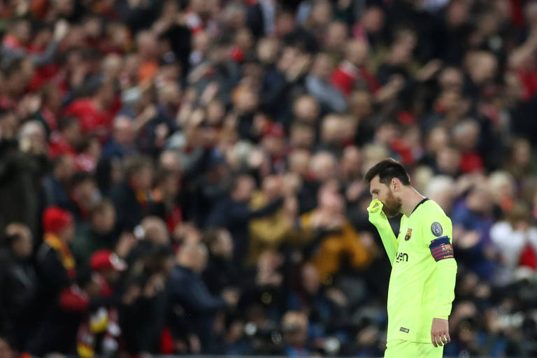 Escanteio rápido do Liverpool que eliminou o Barcelona foi legal