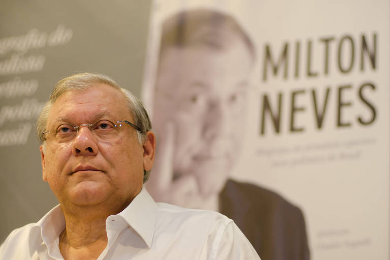 O jornalista e apresentador Milton Neves durante noite de autografos no lançamento do seu livro, em 2013