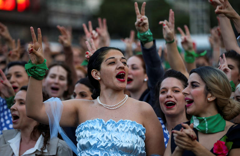 Argentinas comemoram o centenário de Evita Perón em Buenos Aires