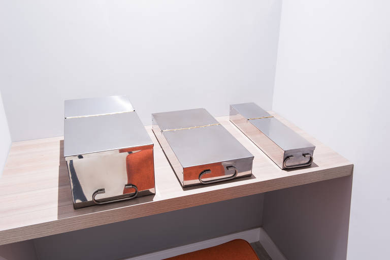 Primeiro decreto exigiu que quem tem crianças, adolescentes ou pessoas com deficiência mental em casa apresente declaração de que a residência possui cofre ou local seguro com tranca