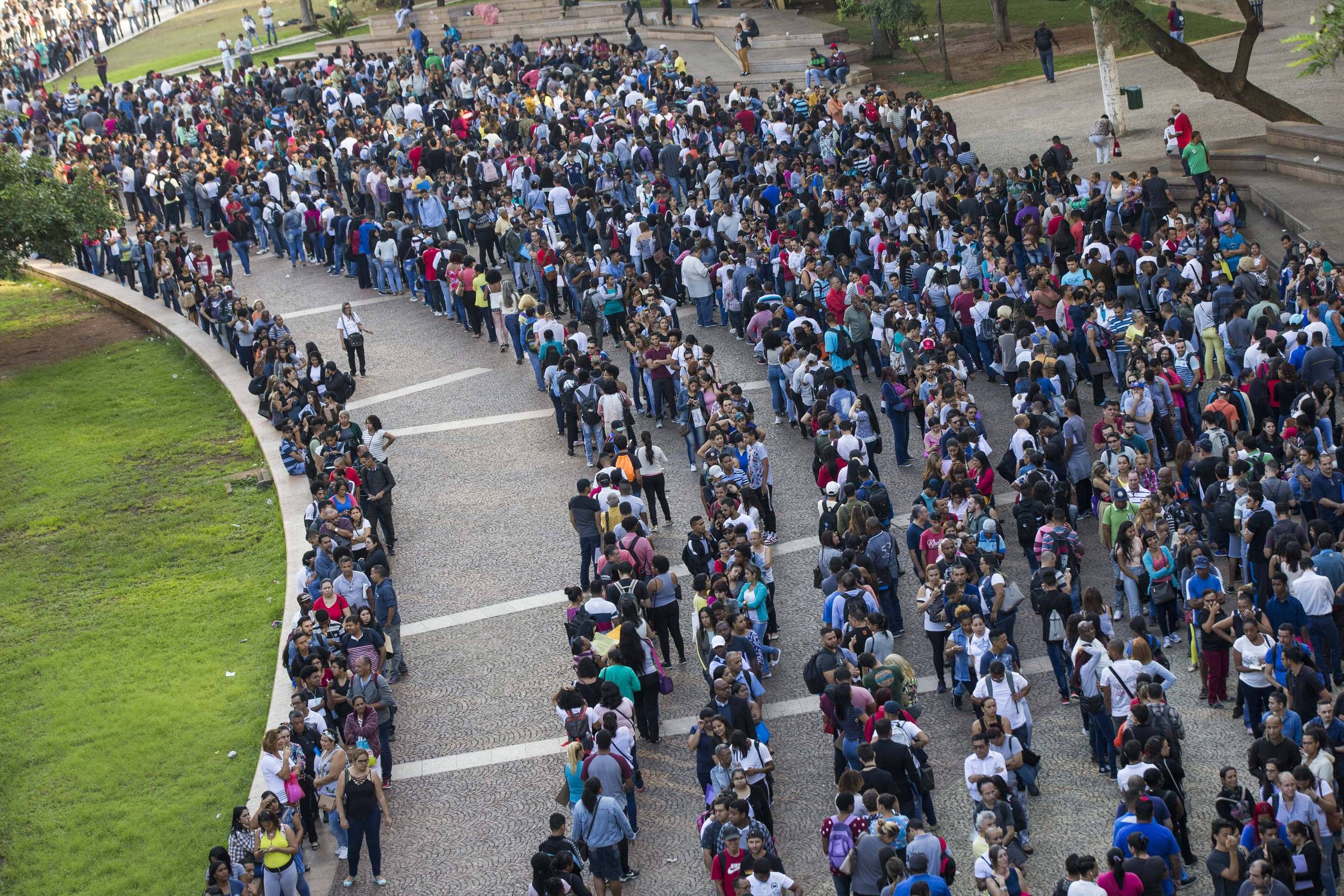 Economia brasileira vive clima recessivo, dizem analistas