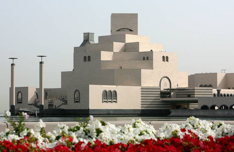 O Museu de Arte Islâmica de Doha, no Qatar, inaugurado em 2007; Pei continuou colaborando em alguns projetos de sua firma mesmo após se aposentar, em 1990