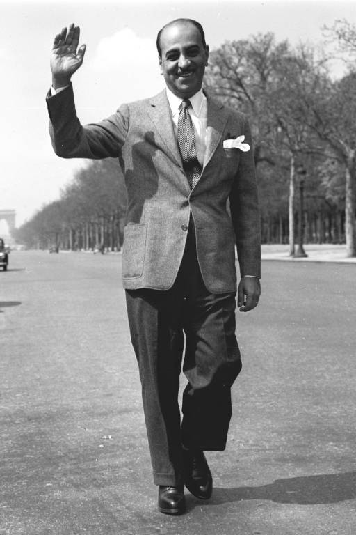 Roberto Marinho em Paris no ano de 1955 