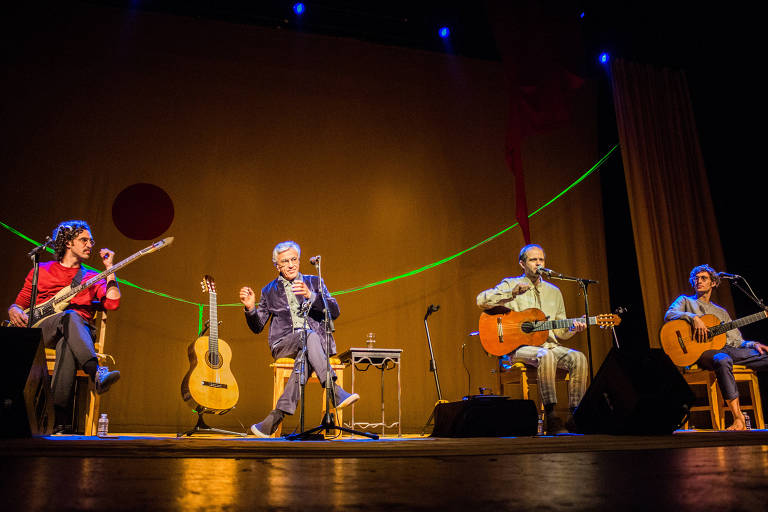 Caetano Veloso receberá R$ 200 mil por show com filhos na Virada Cultural