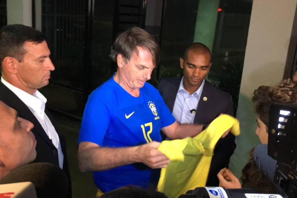 Bolsonaro é evasivo sobre mensagem polêmica e sugere que leiam de novo