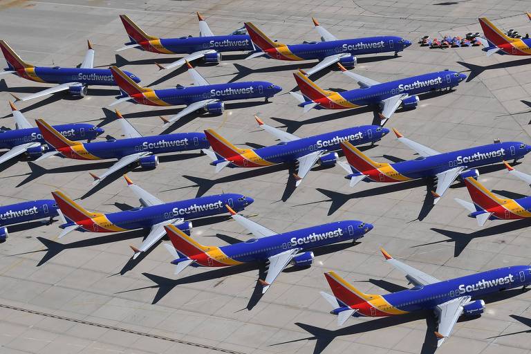 Modelos Boeing 737 MAX da Southwest Airlines, em aeroporto na Califórnia (EUA)