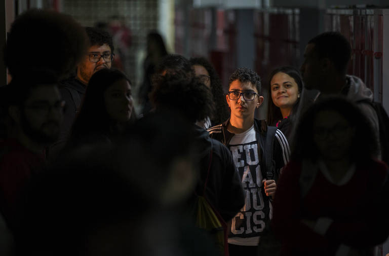 Filipe Zana, 22, é homem trans e estudante da UFABC; em pesquisa da Andifes (entidade dos reitores), dos 424 mil estudantes entrevistados, 0,1% declarou ser homem trans e 0,1% mulher trans