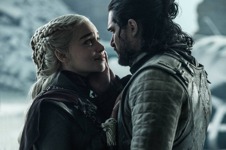 Daenerys (Emilia Clarke) e Jon Snow (Kit Harington) no episódio final de 'Game of Thrones'
