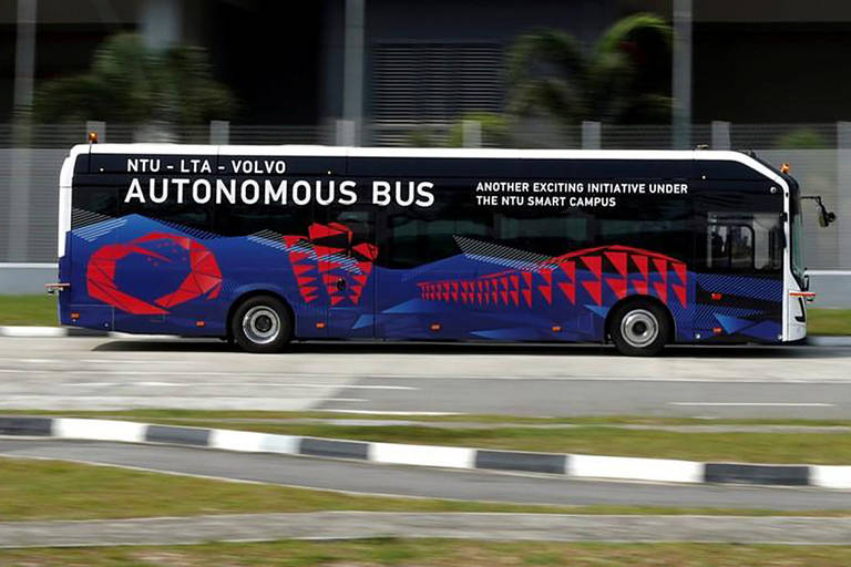 Ônibus autônomo em teste em Singapura