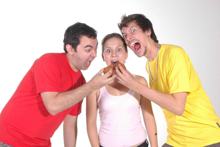 Mederijohn Corumbá, Patrícia dos Reis e Tiago Cadore são o trio humorístico Galo Frito, que publica videos no site YouTube