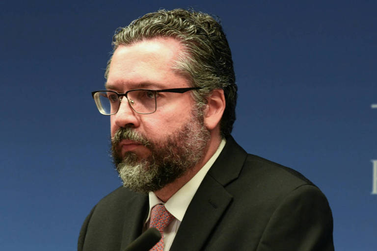 Ministro Ernesto Araújo em entrevista coletiva