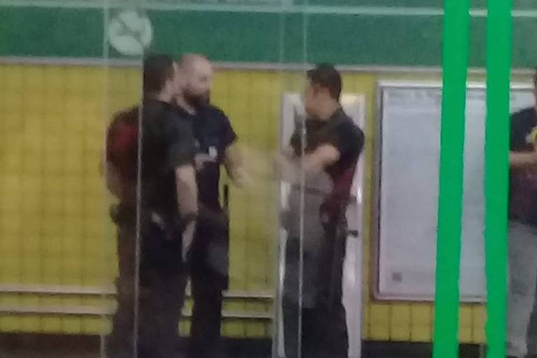 Seguranças do Metrô acusados de agredir vendedor na estação Vila Madalena