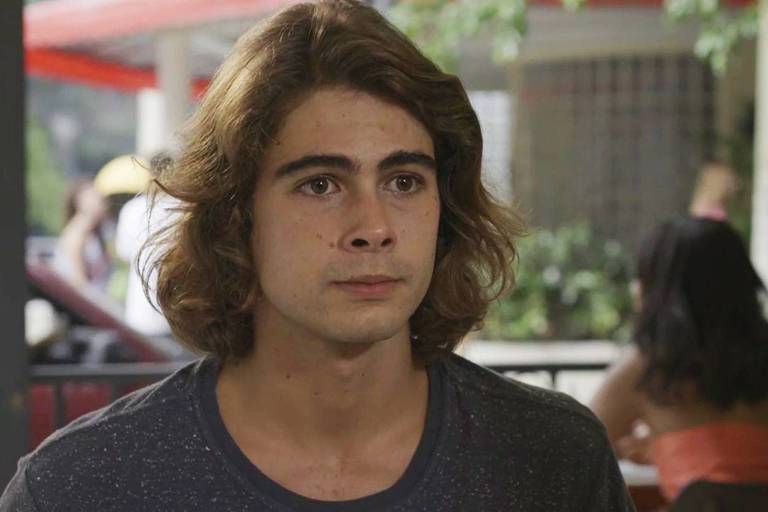 João é o personagem vivido por Rafael Vitti em "Verão 90"