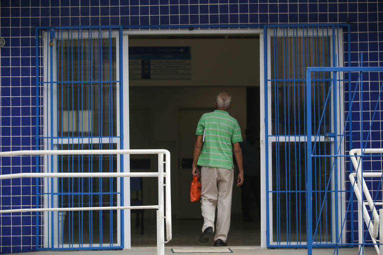 Porta de entrada do posto de saúde em Pirajá, Salvador. A unidade tinha 4 médicos do Mais Médicos no início deste ano e agora está sem nenhum