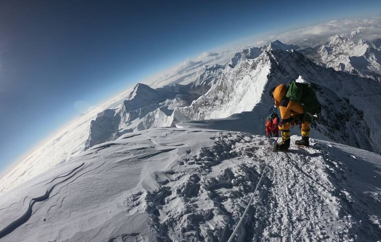 Alpinistas no Everest 