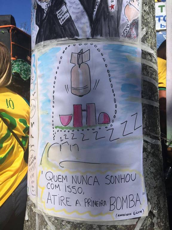 Faixas e cartazes pró-Bolsonaro