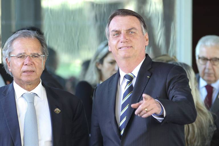 Afif, ao fundo, após reunião do presidente Jair Bolsonaro com o ministro Paulo Guedes (Economia)
