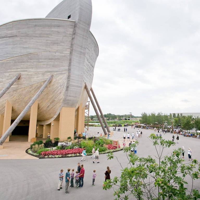 A arca de Noé em tamanho real que foi construída em parque americano