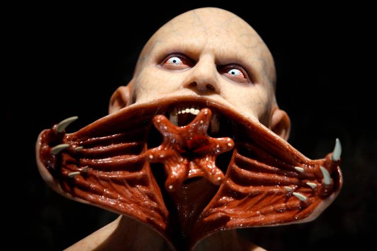 Guillermo del Toro exibe monstros de seus filmes 