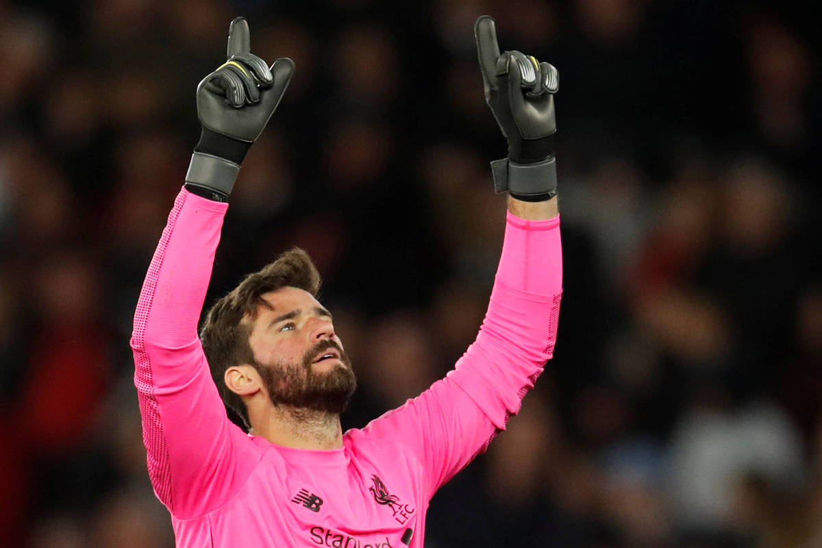 Uefa indica Alisson como finalista ao prêmio de melhor goleiro da Champions;  veja lista por posição, liga dos campeões