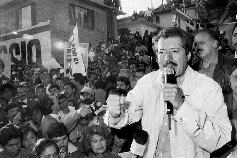Luis Colosio discursa em seu último evento de campanha antes de ser assassinado 