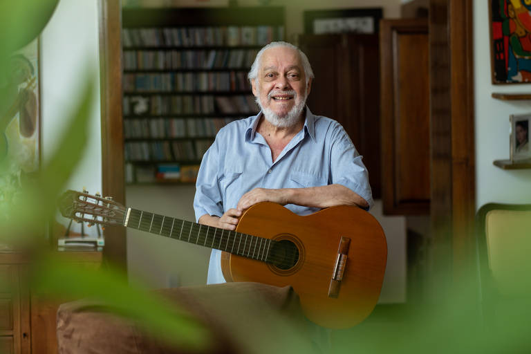 'Vi meus versos tatuados nos braços das pessoas', diz o compositor Paulo César Pinheiro