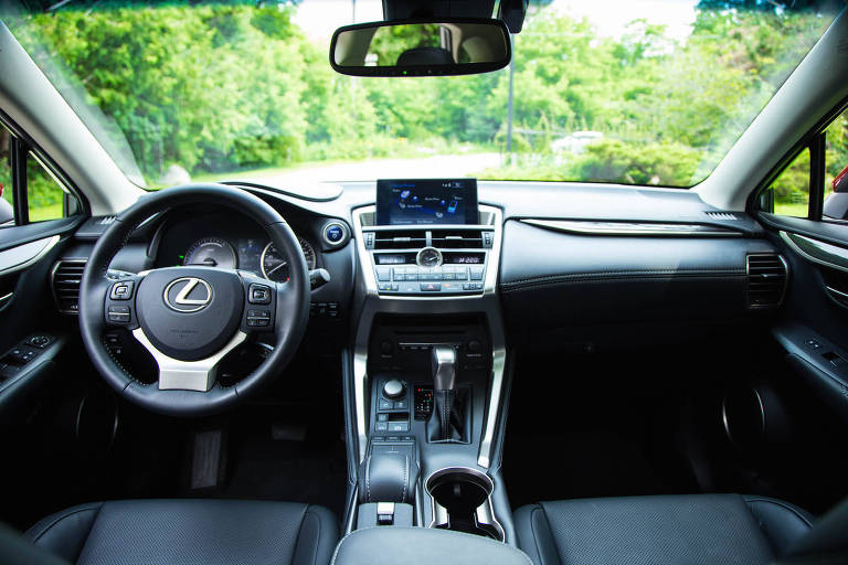 Novo Lexus nx300. O jipão da marca premium da Toyota usa um motor 2.5 a gasolina