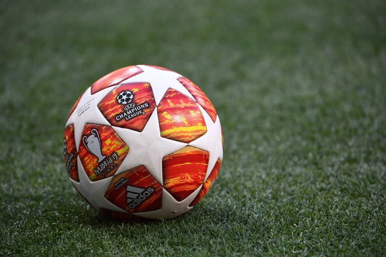 A bola que será usada na partida final da Champions League, entre Liverpool e Tottenham, em Madri