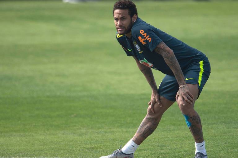 Neymar durante treino da seleção brasileira na Granja Comary, no último sábado (1º)