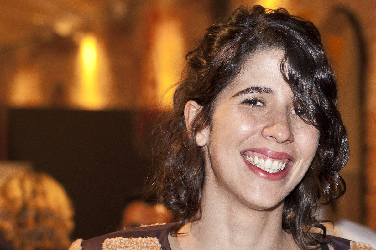 Atriz Flora Diegues, filha de Cacá Diegues, morre aos 32 02/06/2019 Ilustrada Folha Atriz Flora Diegues, filha de Cacá Diegues, morre aos 32 02/06/2019 Ilustrada Folha